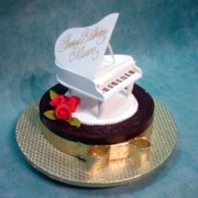 Piano on Cake